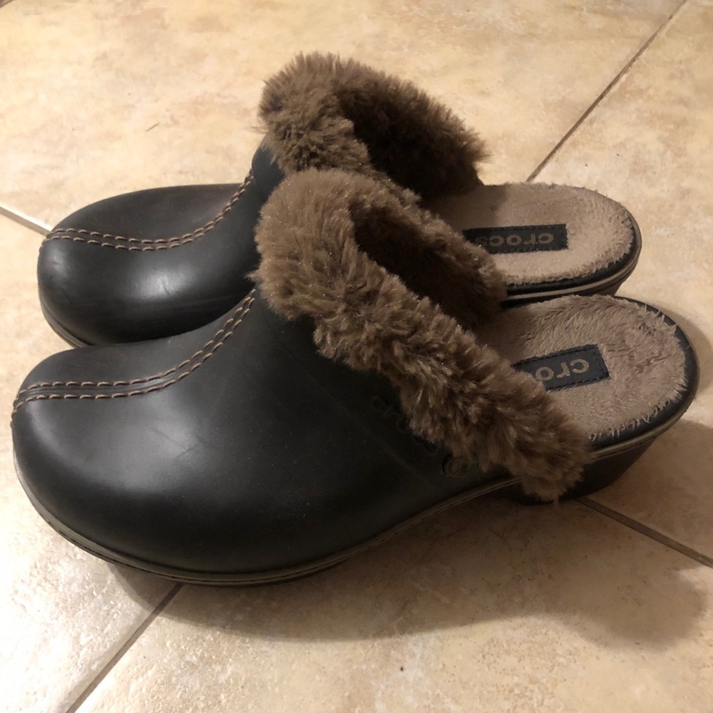 Crocs lined clogs